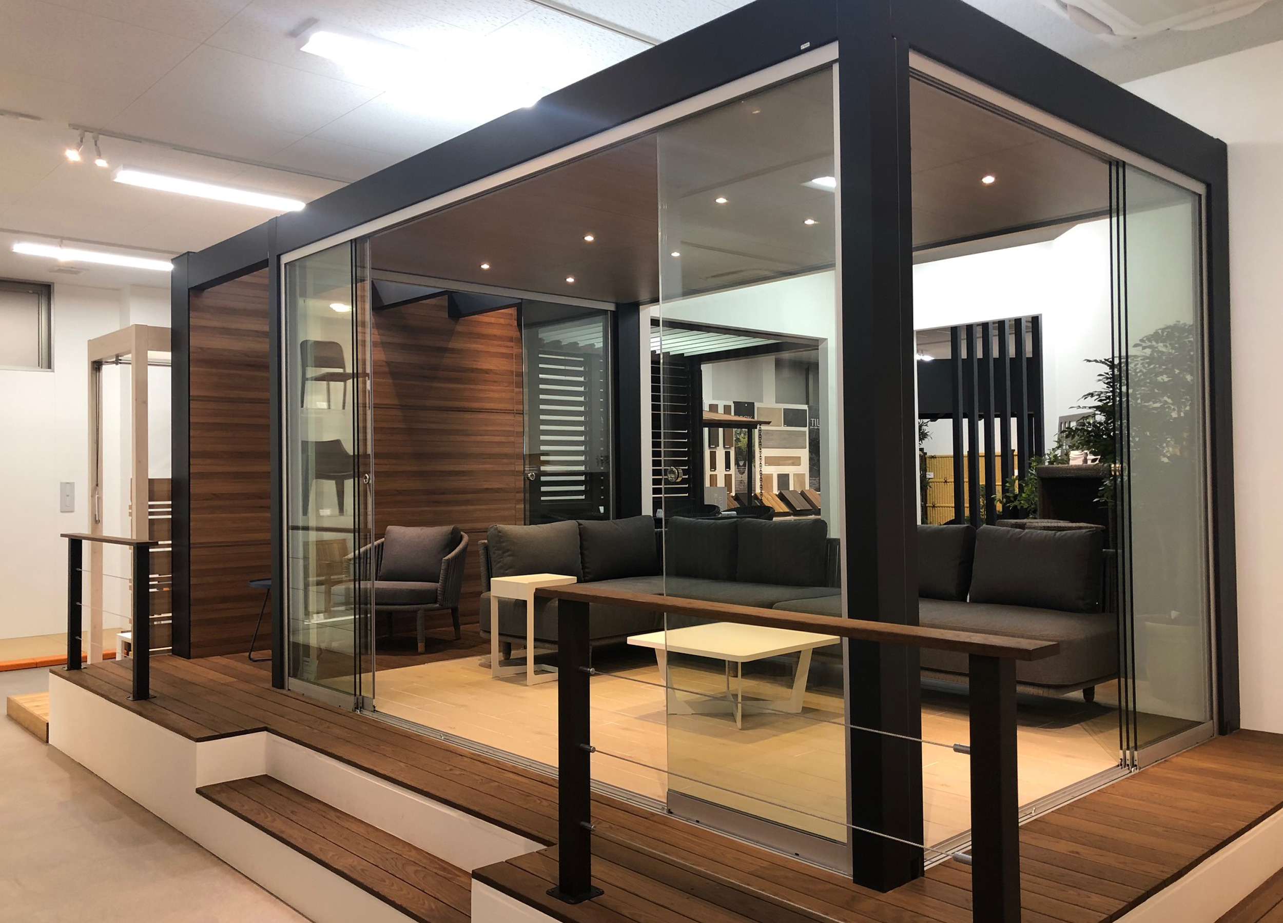 たかさん専用 株式会社タカショー 大阪ショールーム - 屋外家具：PIEDS NUS Classic